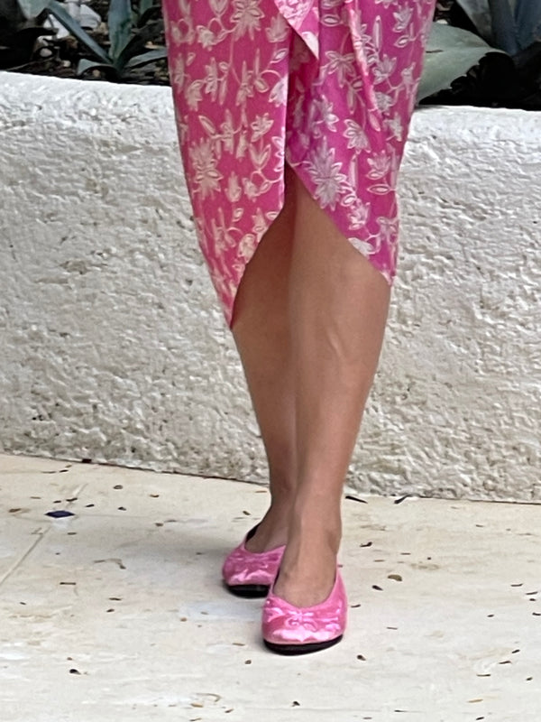 Pink silk sarong with white flowers