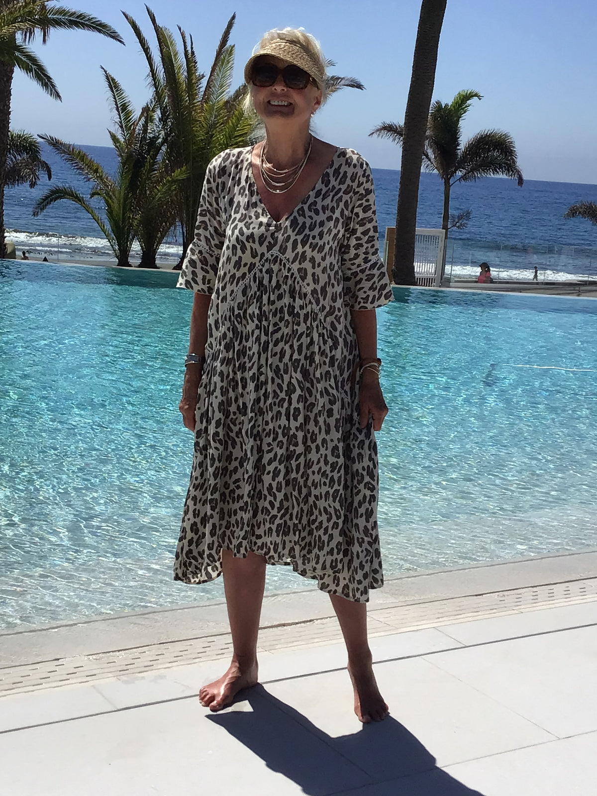 one size dress leopard print perfect for curvier figure  flattering shape ( Amanda dress)