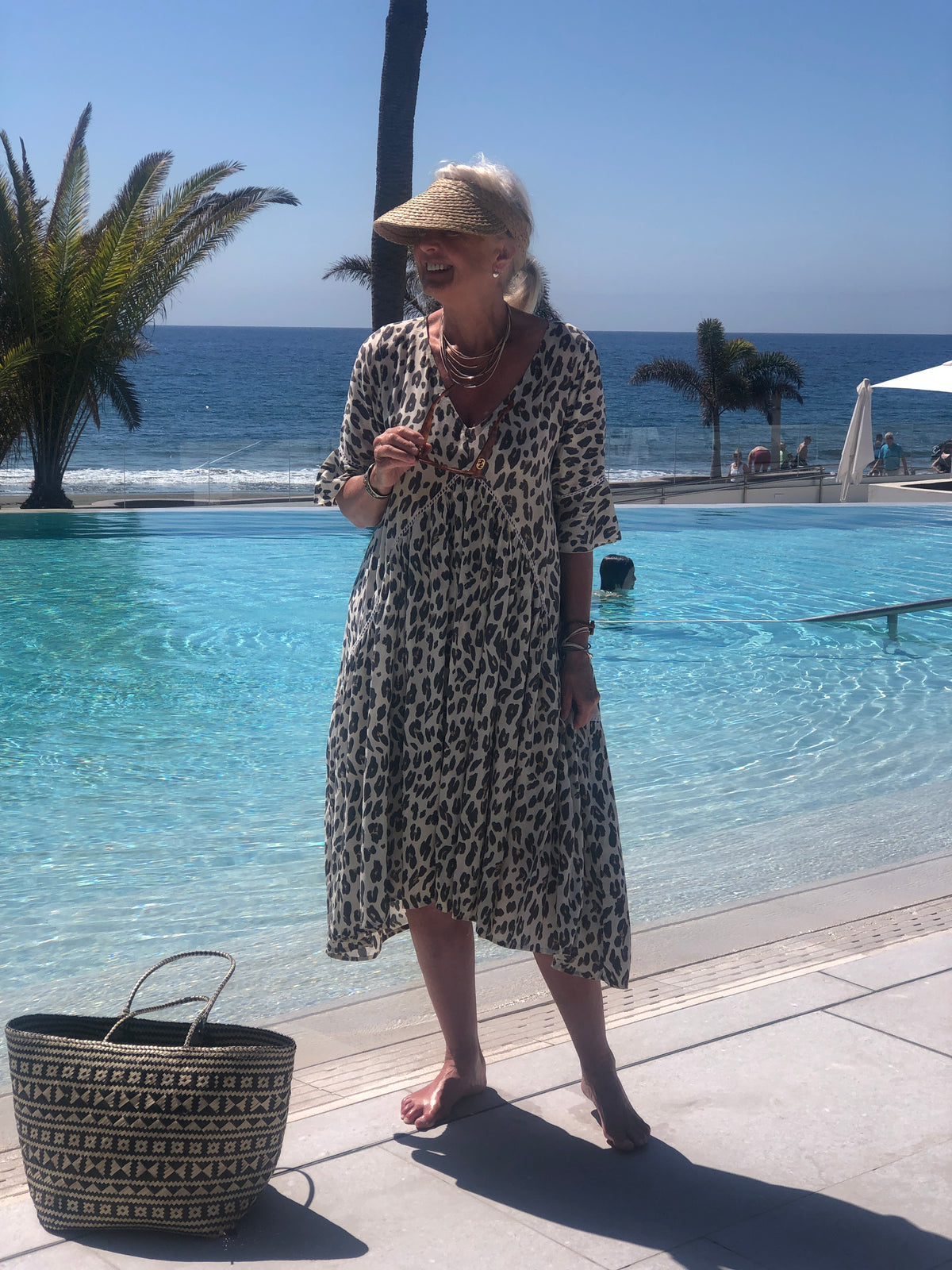 one size dress leopard print perfect for curvier figure  flattering shape ( Amanda dress)