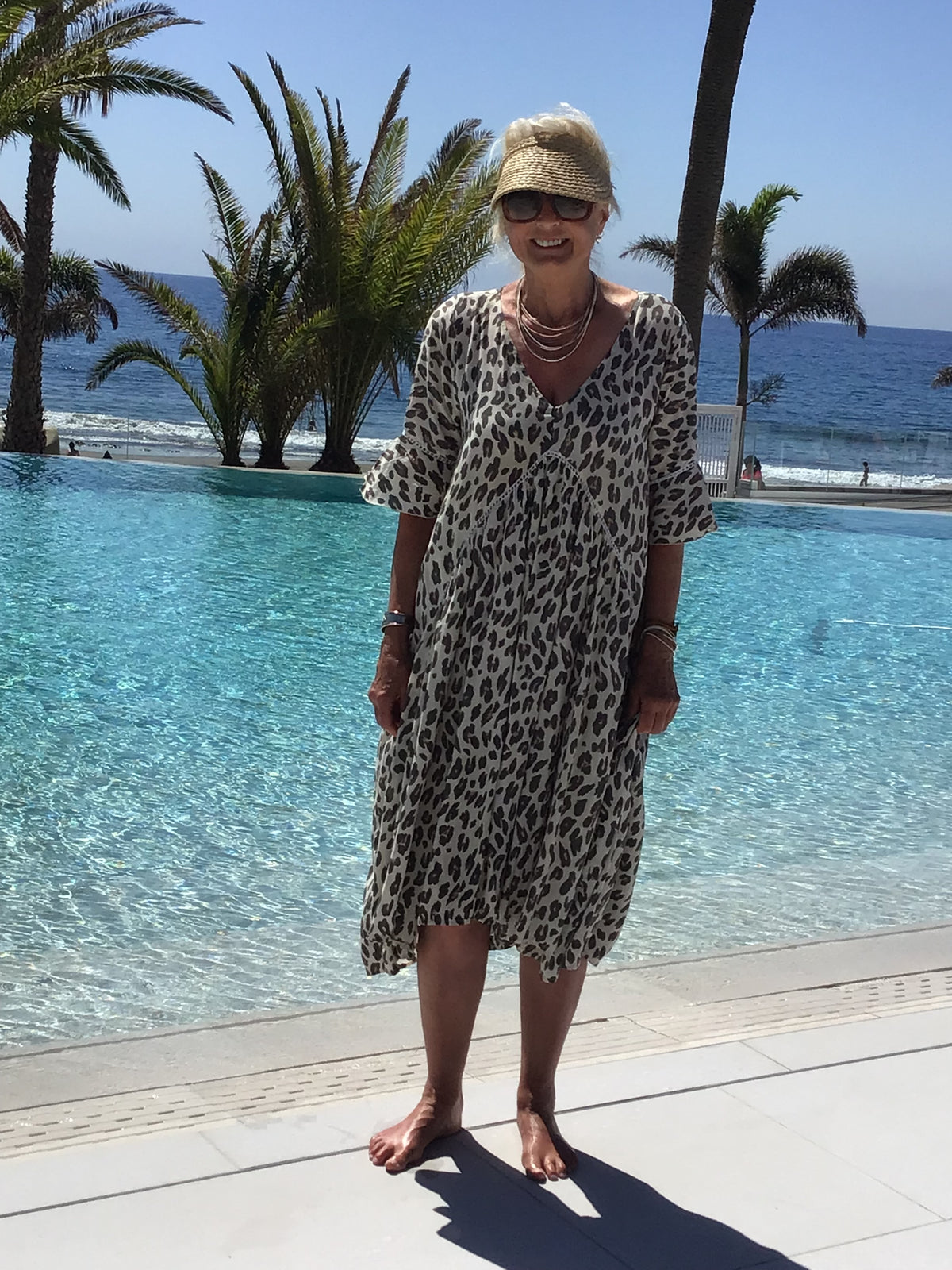 one size dress leopard print perfect for curvier figure  flattering shape ( Amanda dress)
