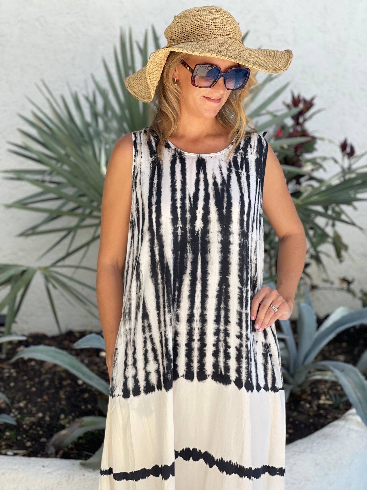 Kaftan Maxi One Size - Sleeveless Black & White