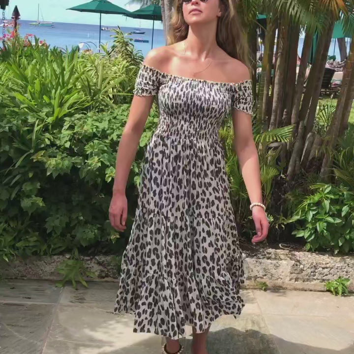 
            
                Load and play video in Gallery viewer, Millie dress one size..
            
        