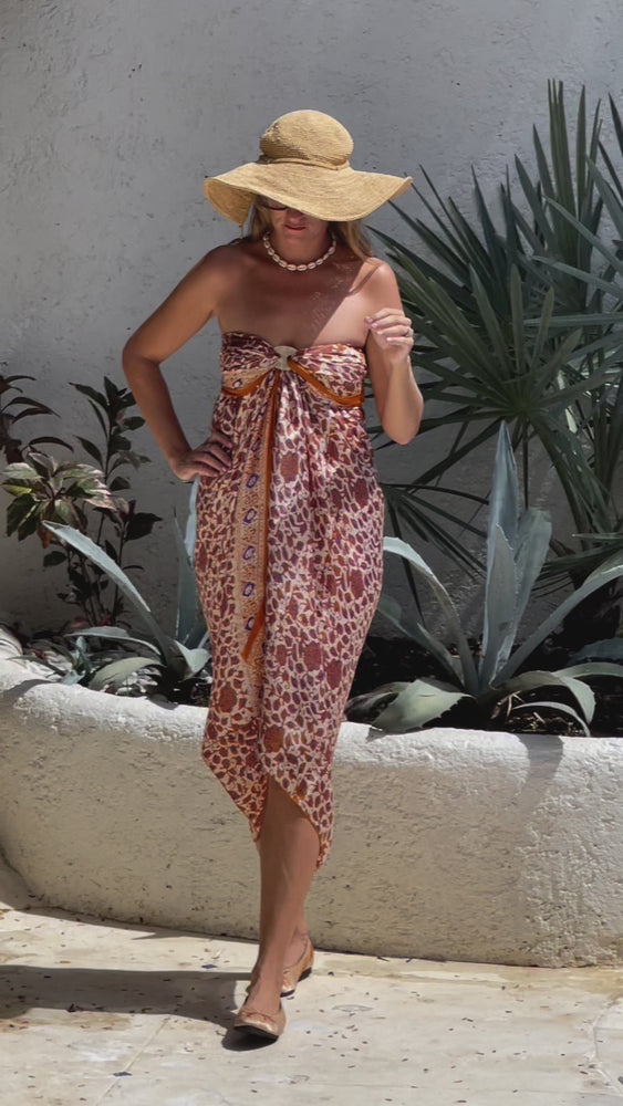 
            
                Load and play video in Gallery viewer, Silk sarong stunning  golds &amp;amp; copper
            
        