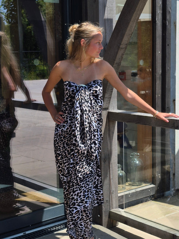 Leopard black,mink and white sarong